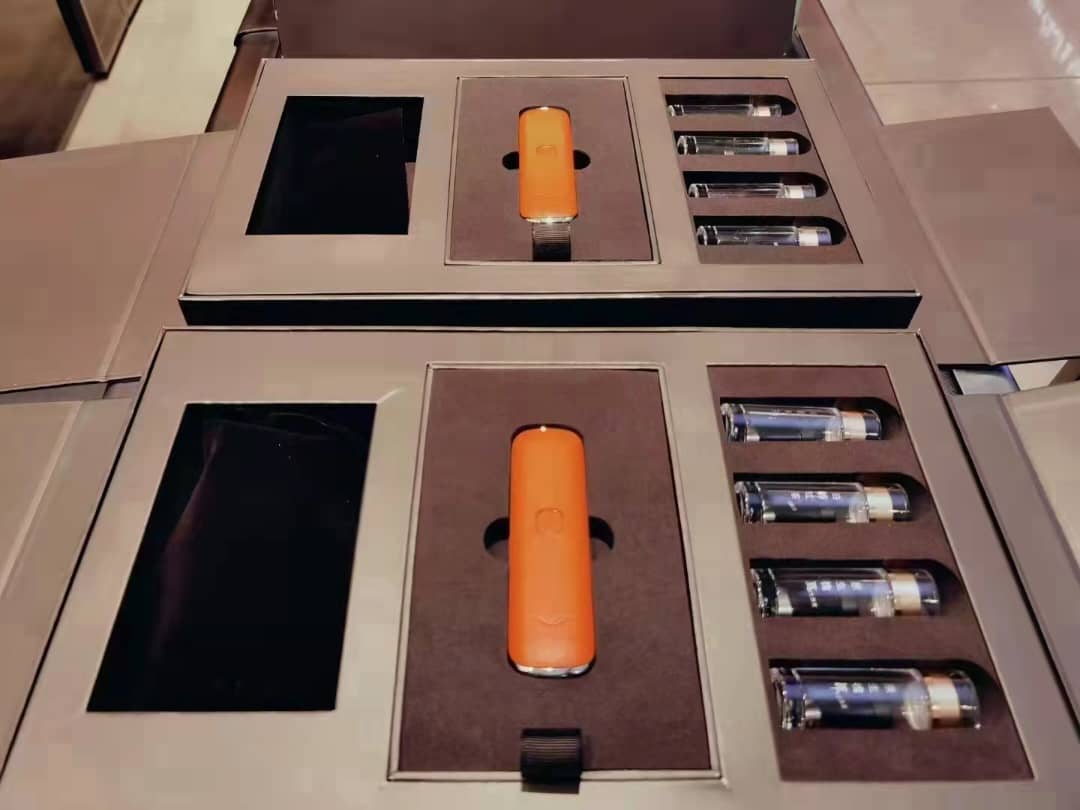 vertu complect image